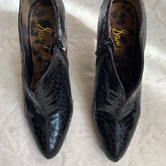 Booties 🖤 - Picture 2 of 15